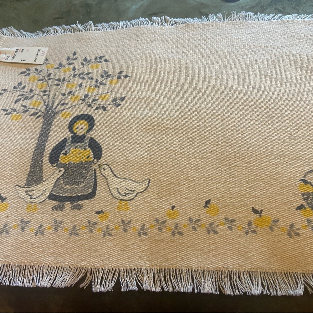NWT~Charming Woven Tapestry with Folk Art Design Vintage blue & yellow.